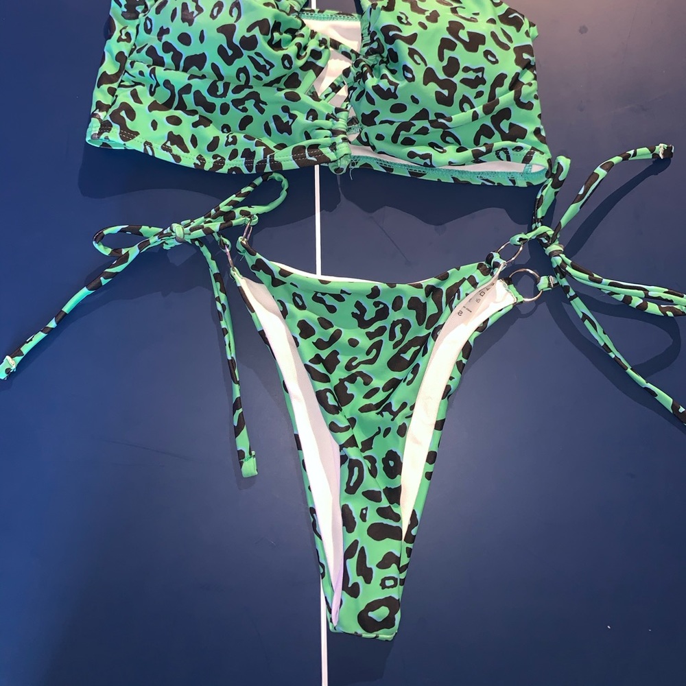 Bathing suit - Picture 2 of 5